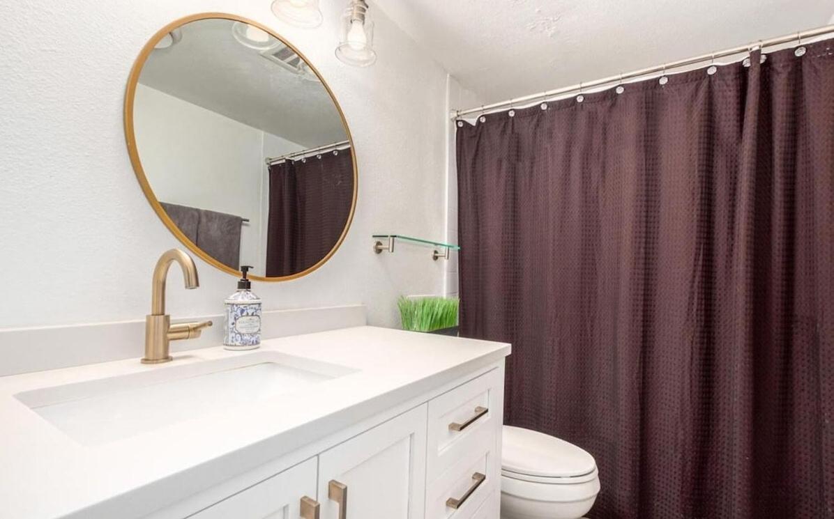 Chic With Parking Spot - Minutes To Old Town! Apartamento *